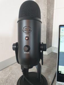 Blue yeti review microfon podcasturi