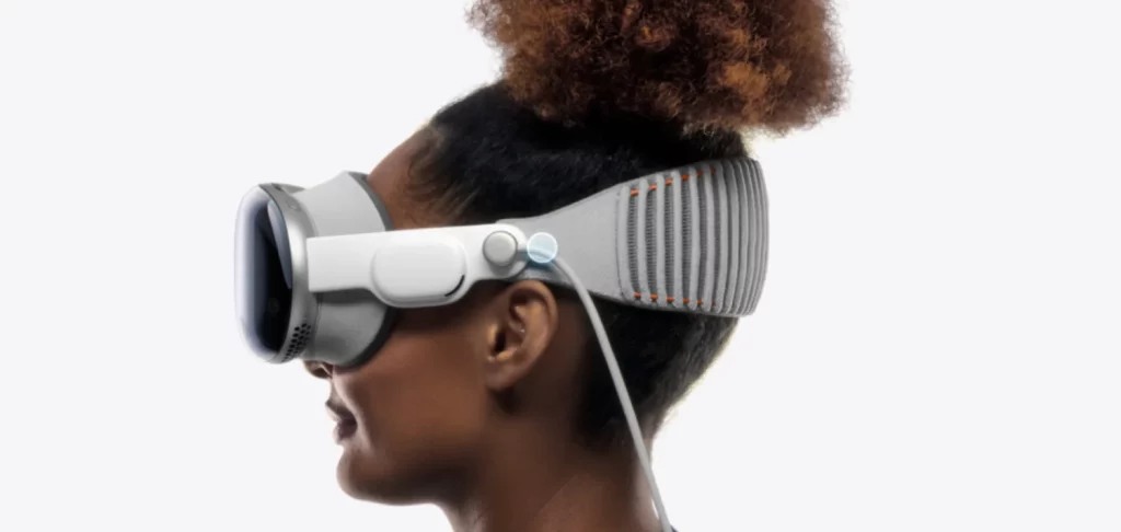 Apple Vision Pro - casca realitate augmentata/virtuală